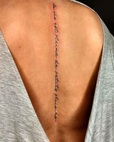 frases para tatuajes en la columna mujer|Ideas Inspiradoras: Frases para Tatuajes que Elevan el Espíritu